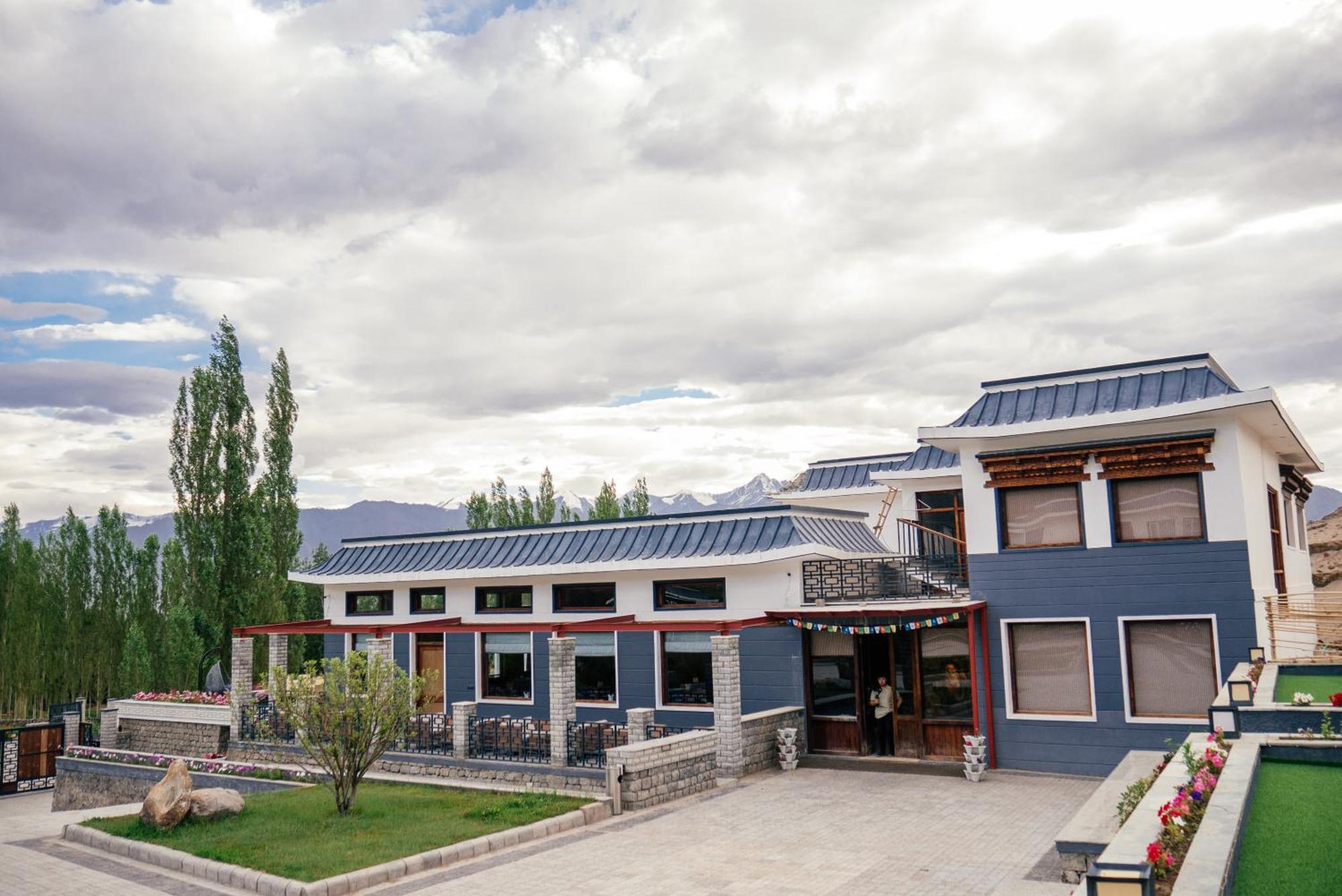 Angkasa Ladakh Resort Leh Kültér fotó