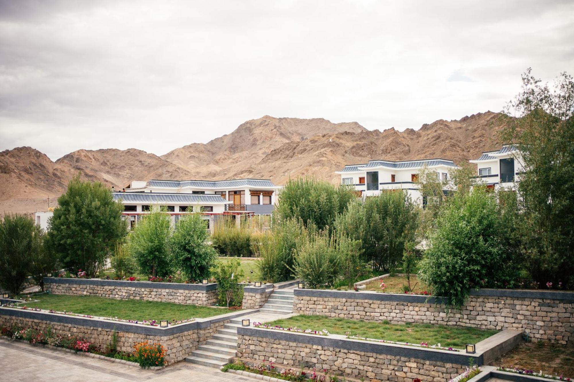 Angkasa Ladakh Resort Leh Kültér fotó