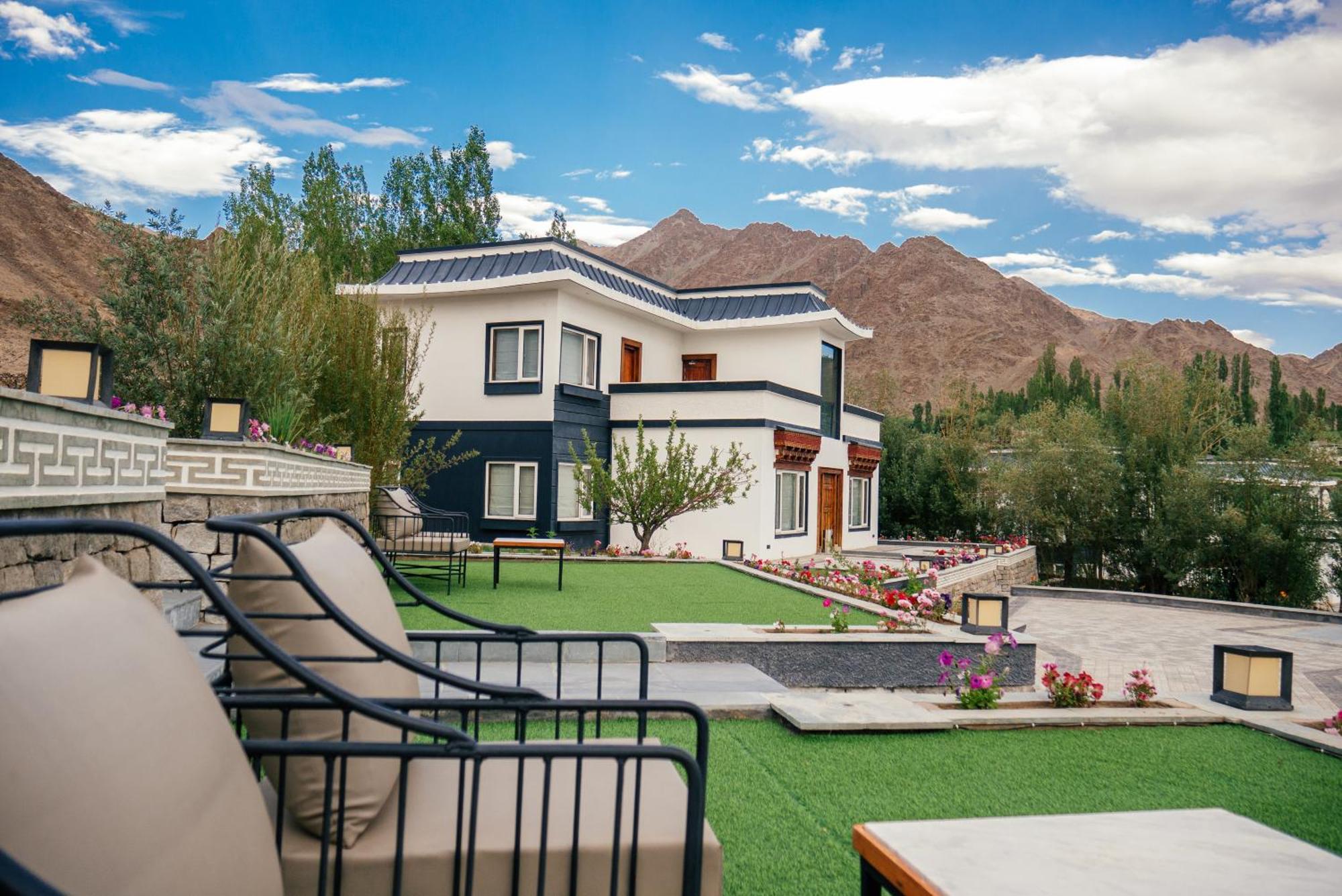 Angkasa Ladakh Resort Leh Kültér fotó